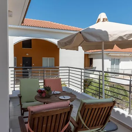 Mythical Sands & Spa, Evilion باراليمني