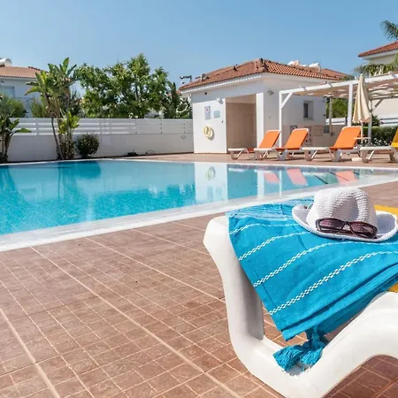 Mythical Sands & Spa, Evilion Паралимни